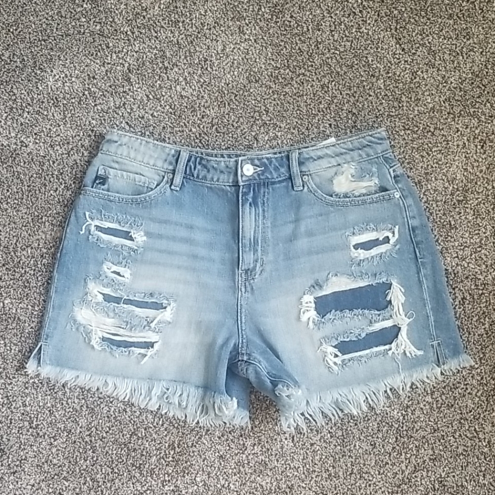 KanCan Jean Mom Shorts Size 11/29 Women Distressed